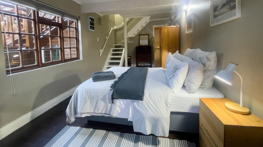 To Let 5 Bedroom Property for Rent in Southern Cross Western Cape